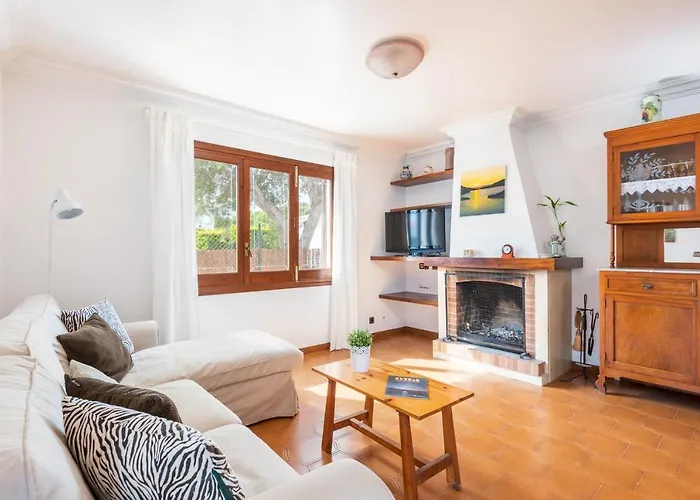 Villa Tolo 3 Bedroom Villa, Cala'n Blanes