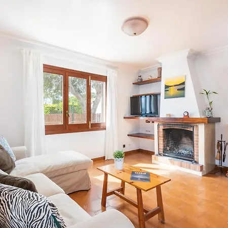 Villa Tolo 3 Bedroom Villa, Cala'n Blanes