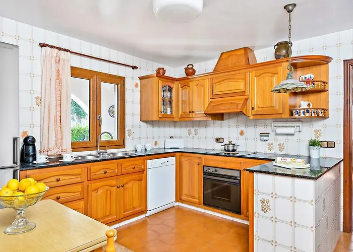 Tolo 3 Bedroom Villa, Cala'n Blanes Villa *