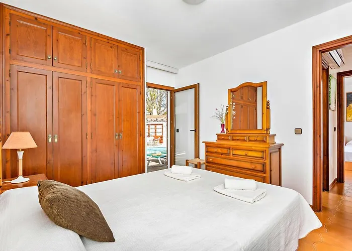 Tolo 3 Bedroom Villa, Cala'n Blanes * Cala'N Blanes (Menorca)